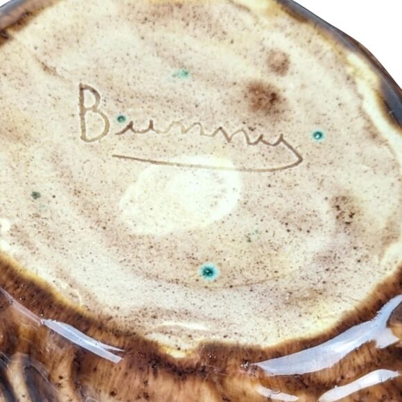 Hand Painted Walnut Trinket Box: Signed Bunny, Vintage Decor - Picture 5 of 7